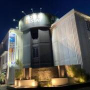 レステイ 岡山(岡山市/ラブホテル)の写真『夜の外観』by まさおJリーグカレーよ