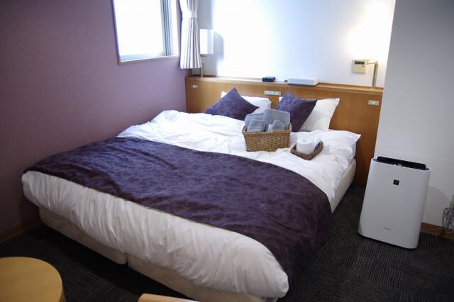 HOTELプレジール立川(立川市/ラブホテル)の写真『509号室　ベッド』by マーケンワン