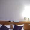 HOTELプレジール立川(立川市/ラブホテル)の写真『509号室　枕元の設備』by マーケンワン