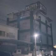 ホテル ユニオン(倉敷市/ラブホテル)の写真『夜の外観』by まさおJリーグカレーよ