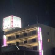 ホテル XCELL （エクシル）(福山市/ラブホテル)の写真『夜の外観』by まさおJリーグカレーよ