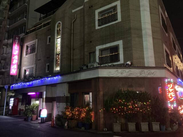 ホテル ジャパン(広島市中区/ラブホテル)の写真『夜の外観』by まさおJリーグカレーよ