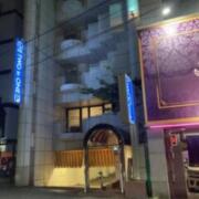 HOTEL TWO in ONE広島(広島市中区/ラブホテル)の写真『夜の外観』by まさおJリーグカレーよ