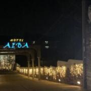 HOTEL ALBA(アルバ）(高砂市/ラブホテル)の写真『夜の外観』by まさおJリーグカレーよ