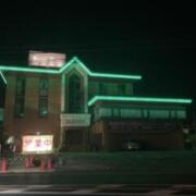 ホテル サムタイム(加古川市/ラブホテル)の写真『夜の外観』by まさおJリーグカレーよ
