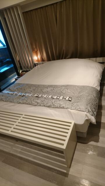 HOTEL KARUTA 赤坂(港区/ラブホテル)の写真『701号室（ベッド幅180㎝）』by 格付屋