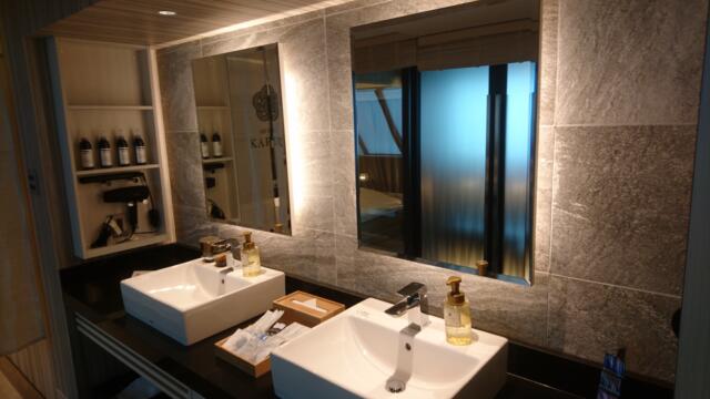 HOTEL KARUTA 赤坂(港区/ラブホテル)の写真『701号室（ツイン洗面台１）』by 格付屋