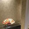 HOTEL KARUTA 赤坂(港区/ラブホテル)の写真『701号室（入口扉を開けたところ）』by 格付屋