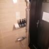 HOTEL KARUTA 赤坂(港区/ラブホテル)の写真『502号室、内風呂ｼｬﾜｰﾍｯﾄﾞとｼｬﾝﾌﾟｰ類です。(21,8)』by キジ