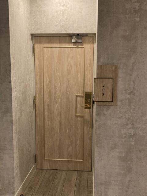 セッティングザシーン厚木(厚木市/ラブホテル)の写真『303号室　入口』by まさおJリーグカレーよ
