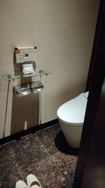 ホテル PASHA(パシャ)(新宿区/ラブホテル)の写真『803号室　トイレ』by ところてんえもん