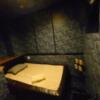 レンタルルームPALACE(墨田区/ラブホテル)の写真『6号室入り口からベッド方向』by 吟遊詩人