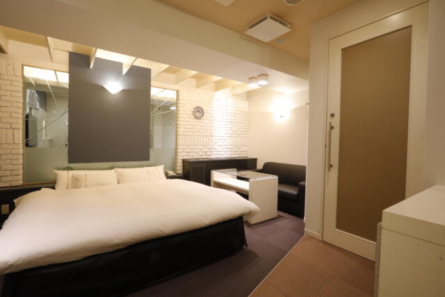 ホテル ロイヤルトン(名古屋市緑区/ラブホテル)の写真『203号室、室内（ホテル関係者からのご提供）』by ごえもん（運営スタッフ）