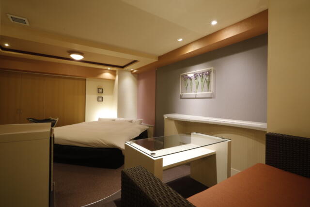 ホテル ロイヤルトン(名古屋市緑区/ラブホテル)の写真『305号室、室内（ホテル関係者からのご提供）』by ごえもん（運営スタッフ）