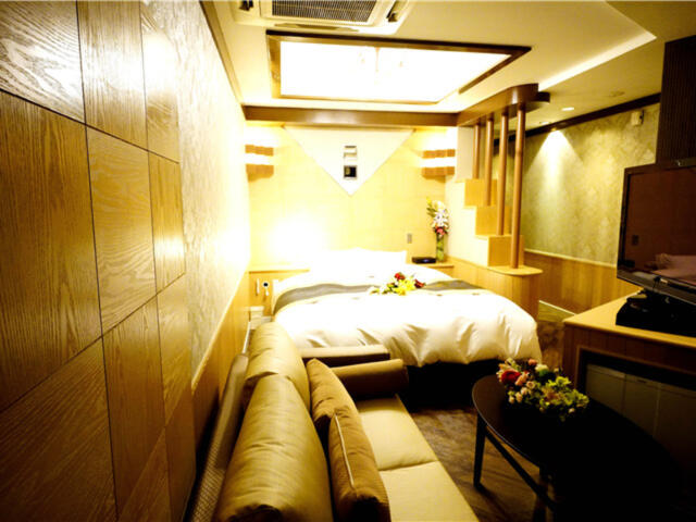 SEA LIFE RESORT HOTEL(シーライフ)(芦屋町/ラブホテル)の写真『202号室、室内（ホテル関係者からのご提供）』by ごえもん（運営スタッフ）