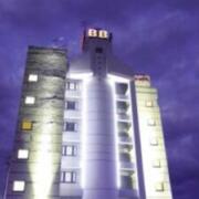 SEA LIFE RESORT HOTEL(シーライフ)(芦屋町/ラブホテル)の写真『夜の外観（ホテル関係者からのご提供）』by ごえもん（運営スタッフ）