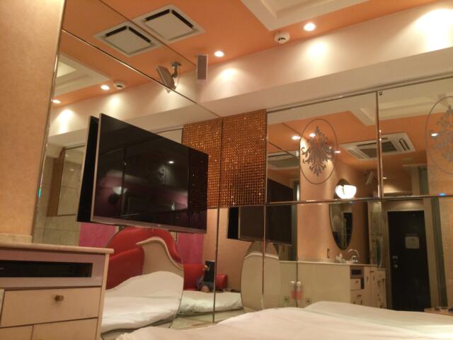 XO新宿(新宿区/ラブホテル)の写真『305号室 ソファから見た室内』by ACB48