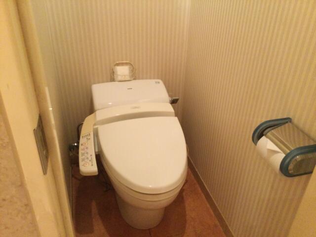 XO新宿(新宿区/ラブホテル)の写真『305号室 トイレ』by ACB48