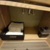 HOTEL KARUTA 赤坂(港区/ラブホテル)の写真『503号室の洗面台下にバスタオル類』by angler