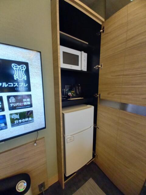 HOTEL KARUTA 赤坂(港区/ラブホテル)の写真『503号室のテレビ横を開けると。』by angler