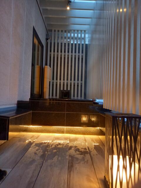 HOTEL KARUTA 赤坂(港区/ラブホテル)の写真『503号室の夕刻の露天風呂 照明が効果的です。』by angler