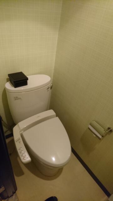 HOTEL  Style-A(新宿区/ラブホテル)の写真『401号室（トイレ。ウォシュレットはTOTO製）』by 格付屋
