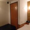 HOTEL  Style-A(新宿区/ラブホテル)の写真『401号室（入口横から部屋奥方向）』by 格付屋