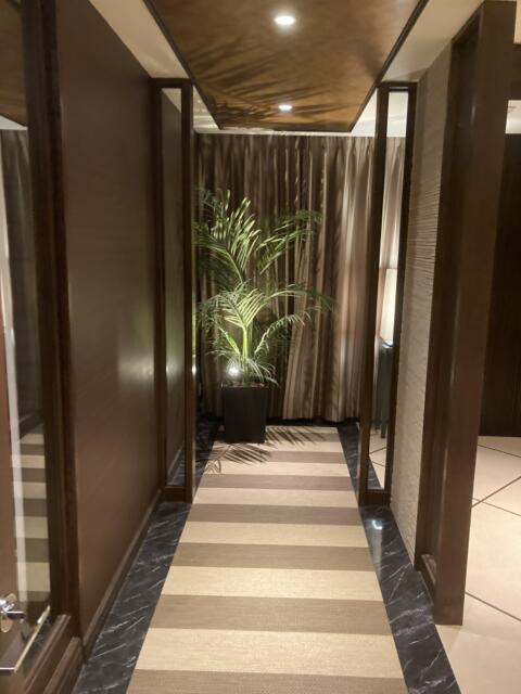 ホテル Swing（スウィング）(神戸市中央区/ラブホテル)の写真『801号室　廊下』by 風のヒューイ