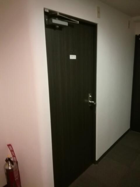 HOTEL ELEGANT（エレガント）(台東区/ラブホテル)の写真『301号室部屋の入口です。(21,9)』by キジ