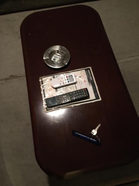 ドルフィン(新宿区/ラブホテル)の写真『202号室　テーブル』by ちげ