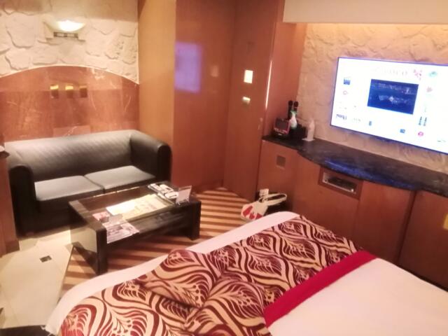 HOTEL COCO RESORT（ココリゾート）(厚木市/ラブホテル)の写真『207号室奥から見た部屋です。(21,9)』by キジ