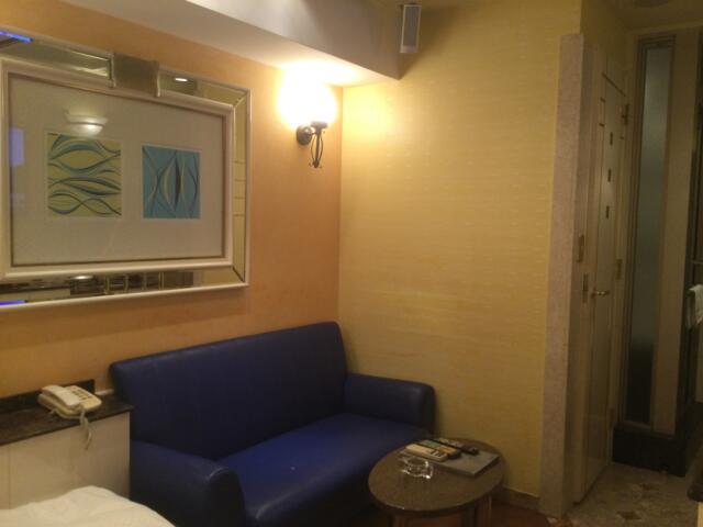 XO新宿(新宿区/ラブホテル)の写真『205号室 ベッド足元から見た室内』by ACB48