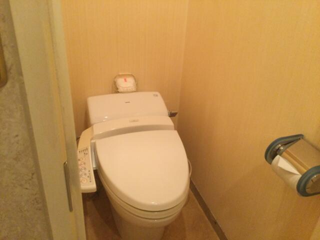 XO新宿(新宿区/ラブホテル)の写真『205号室 トイレ』by ACB48