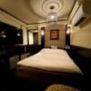HOTEL COCO BALI（ココバリ）(渋谷区/ラブホテル)の写真『305号室のベッド、テレビ』by たなかgyo