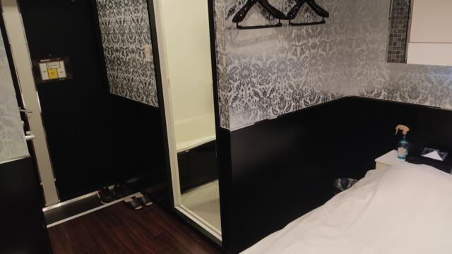 HOTEL ONYX（オニキス）(渋谷区/ラブホテル)の写真『202号室 奥から入口』by ところてんえもん