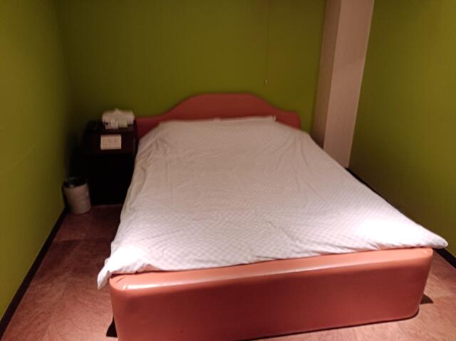 インナウ(取手市/ラブホテル)の写真『303号室　ベッド』by かーたー