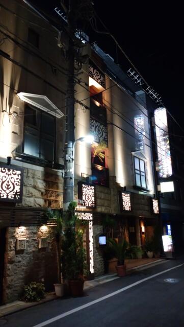 HOTEL LaLa Resort(台東区/ラブホテル)の写真『夜の外観 ①』by YOSA69