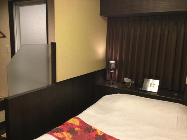 ホテル ピュア・アジアン(墨田区/ラブホテル)の写真『304号室 キャビネット側から見た室内』by ACB48