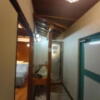 ペリカン(渋谷区/ラブホテル)の写真『501号室の洗面台 瓦屋根が凝った造りです。』by angler