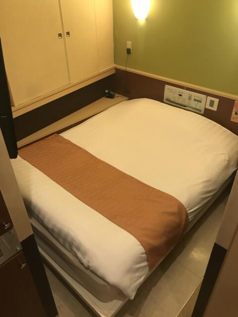 ビアンカドゥエ(豊島区/ラブホテル)の写真『202号室　ベッド』by がいあの剣