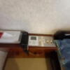 ペリカン(渋谷区/ラブホテル)の写真『401号室 ベッドまわり。調光、エアコン、電話、ティッシュ、ゴム』by angler