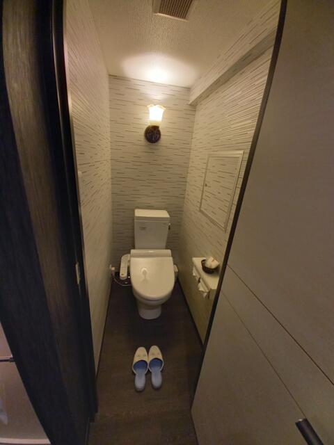 ZERO(渋谷区/ラブホテル)の写真『102号室のトイレ ウォシュレット』by angler