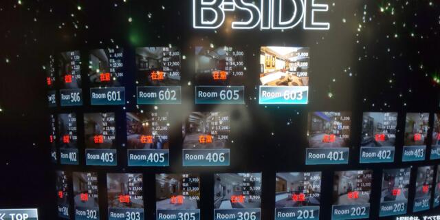 B-SIDE(品川区/ラブホテル)の写真『パネルに空室表示と休憩、宿泊の単価が表示されます！』by ヒロくん!