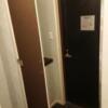 トキワ(豊島区/ラブホテル)の写真『204号室、入り口、左はクローゼット』by ビデ三郎