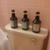 池袋セントラルホテル(豊島区/ラブホテル)の写真『708号室　シャンプー類をトイレのタンク上に置く・・・色気がない』by 市