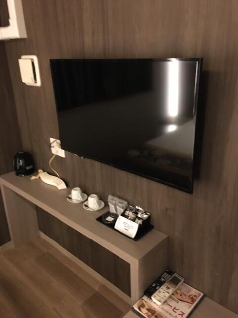 ホテル大山(新宿区/ラブホテル)の写真『108号室　テレビ』by ちげ
