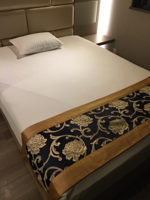 ホテル大山(新宿区/ラブホテル)の写真『108号室　ベッド』by ちげ