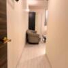 ホテル グランヴィラ(豊島区/ラブホテル)の写真『506号室　玄関からメインルームへの廊下』by INA69