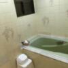 ホテルSAVOY(台東区/ラブホテル)の写真『407号室お風呂は少し古めかしい印象』by まきすけ