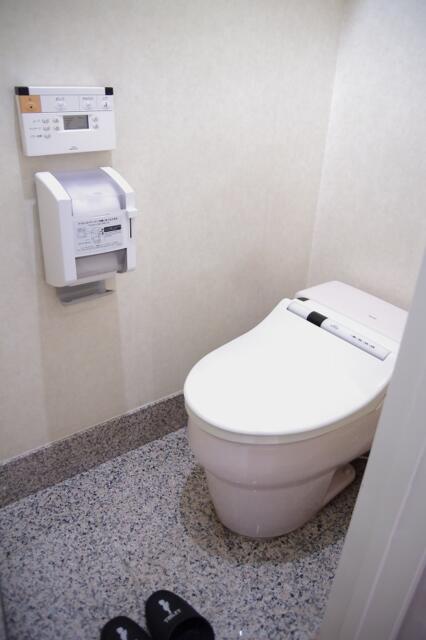 FAVEUR（ファブール）(渋谷区/ラブホテル)の写真『503号室　洗浄機能付きトイレ』by マーケンワン